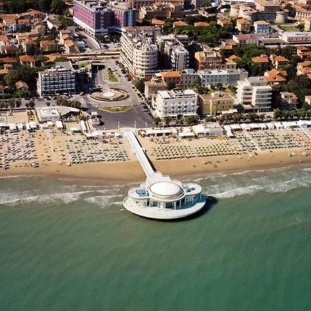 Hotel De La Ville Senigallia Bagian luar foto