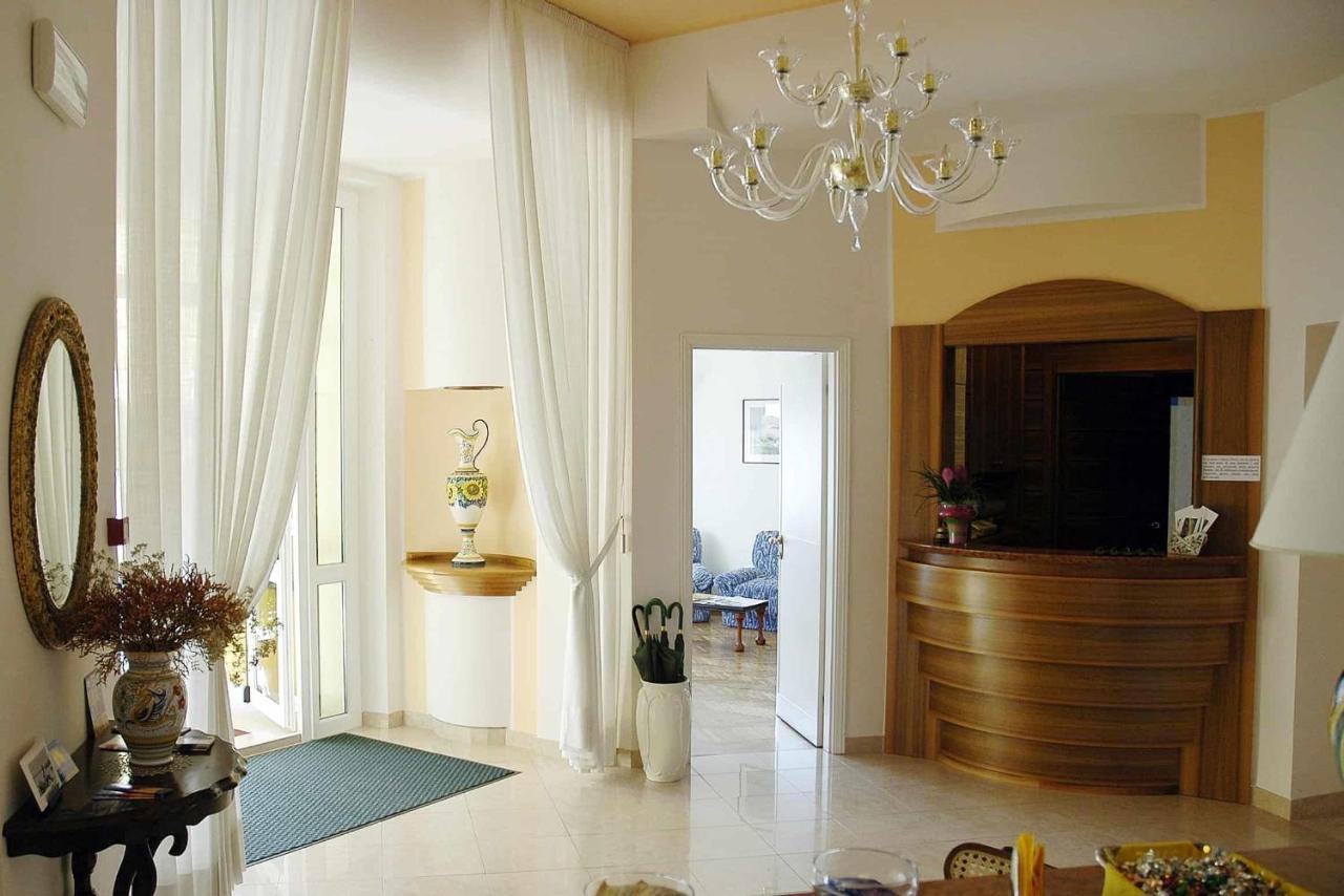 Hotel De La Ville Senigallia Bagian luar foto